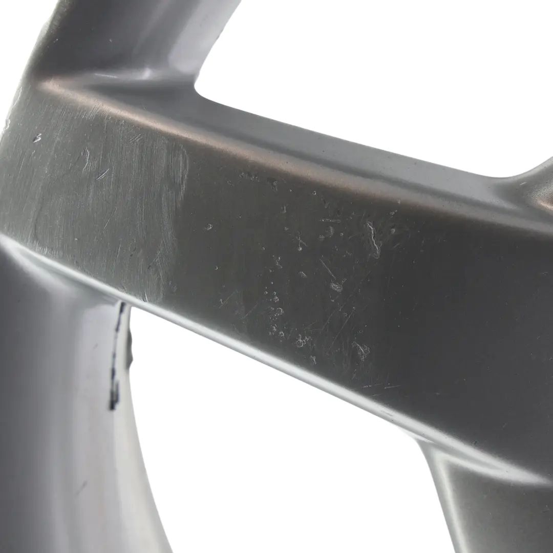 Llanta aleación delantera plateada 18" 7,5J ET:37 para Mercedes R171 AMG con número de pieza A1714011602 Mercedes R171 AMG Llanta aleación delantera plateada 18" 7,5J ET:37 - SKU A1714011602-1 - Número de pieza A1714011602