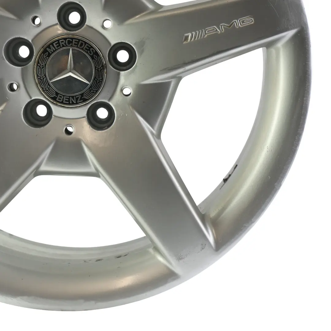 Jante arrière alliage argenté 18" 8,5J ET:30 pour Mercedes R171 C209 AMG à propos du numéro de pièce A1714011702 Mercedes R171 C209 AMG Jante arrière alliage argenté 18" 8,5J ET:30 - SKU A1714011702-2 - Numéro de pièce A1714011702