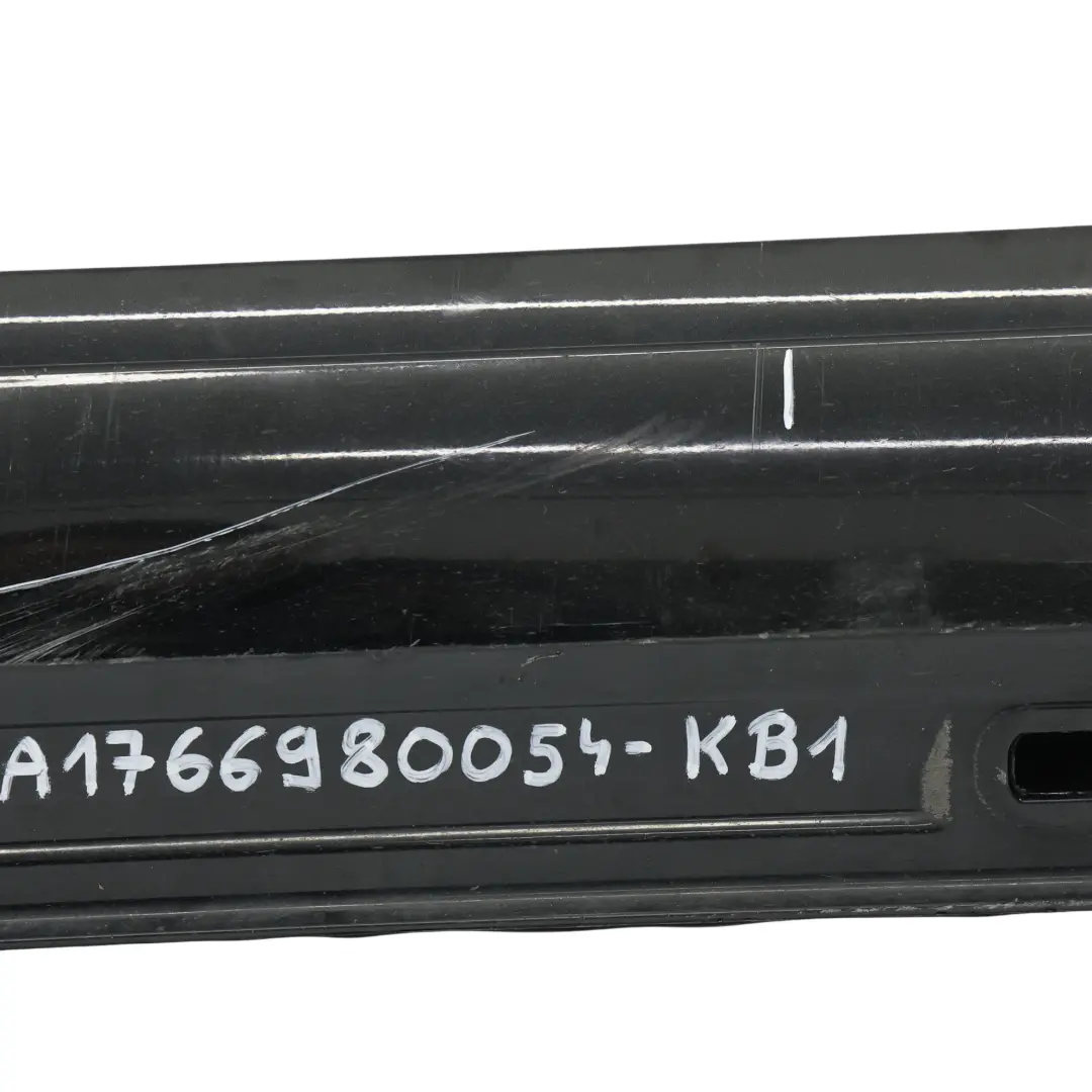 Minigonna laterale AMG sinistra Coperchio soglia Nero cosmico 191 per Mercedes W176 con numero di parte A1766980054 Mercedes W176 Minigonna laterale AMG sinistra Coperchio soglia Nero cosmico 191 - SKU A1766980054-KB1 - Numero di parte A1766980054