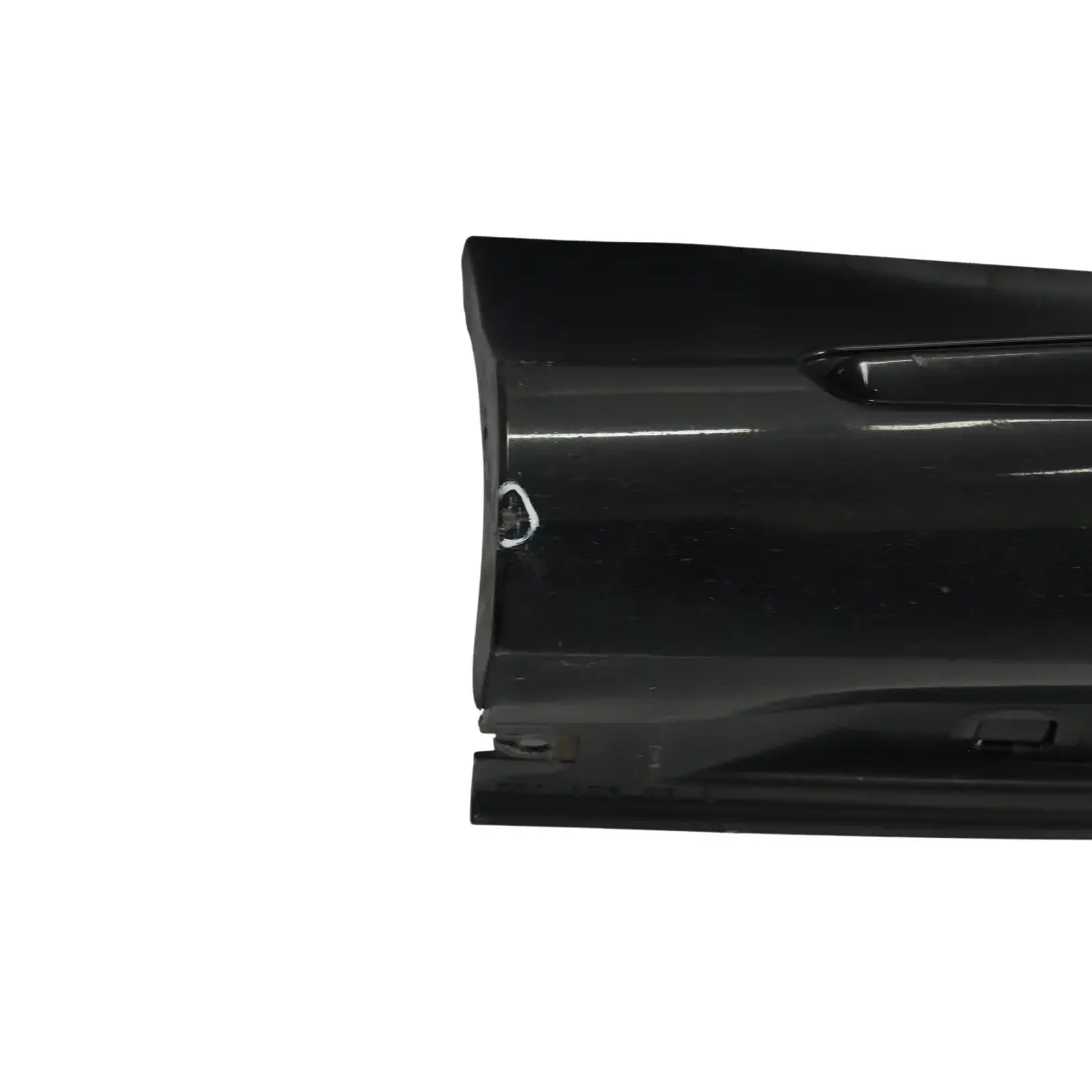 Mercedes W176 Faldón lateral AMG Derecho Cubre umbral de puerta Cosmic Black 191 - SKU A1766980154-KB1 - Número de pieza A1766980154
