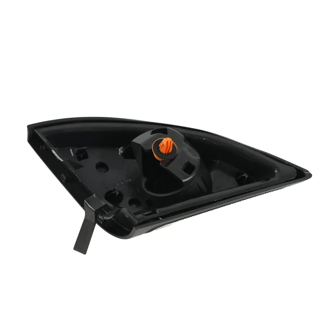 Grille Haut-Parleur Gauche Triangle Intérieur pour Mercedes W176 à propos du numéro de pièce A1767200111 Mercedes W176 Grille Haut-Parleur Gauche Triangle Intérieur - SKU A1767200111-1 - Numéro de pièce A1767200111