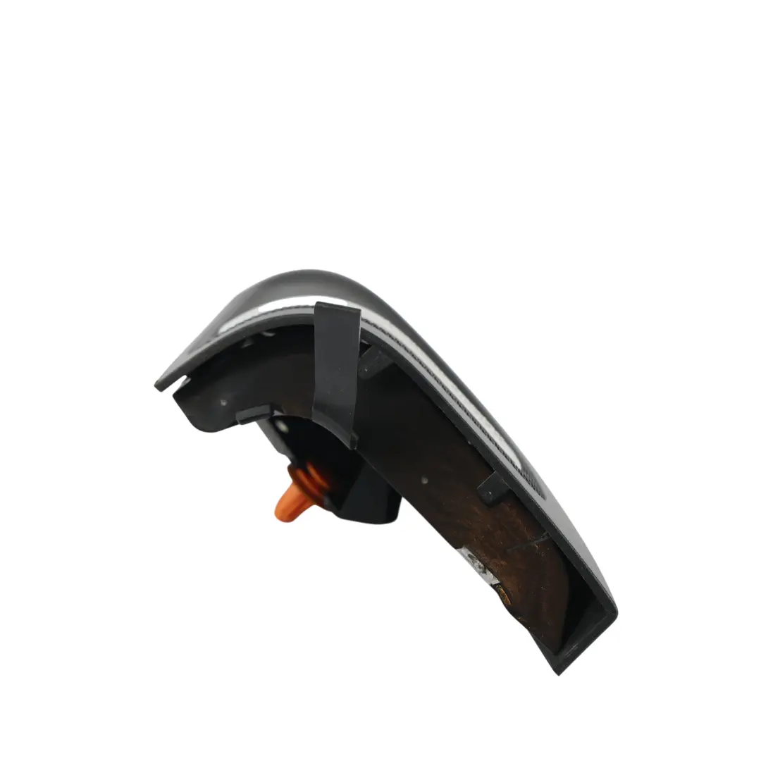 Maskownica Głośnika Trójkąt Lewa do Mercedes W176 o numerze A1767200111 Mercedes W176 Maskownica Głośnika Trójkąt Lewa - SKU A1767200111-1 - Numer Części A1767200111