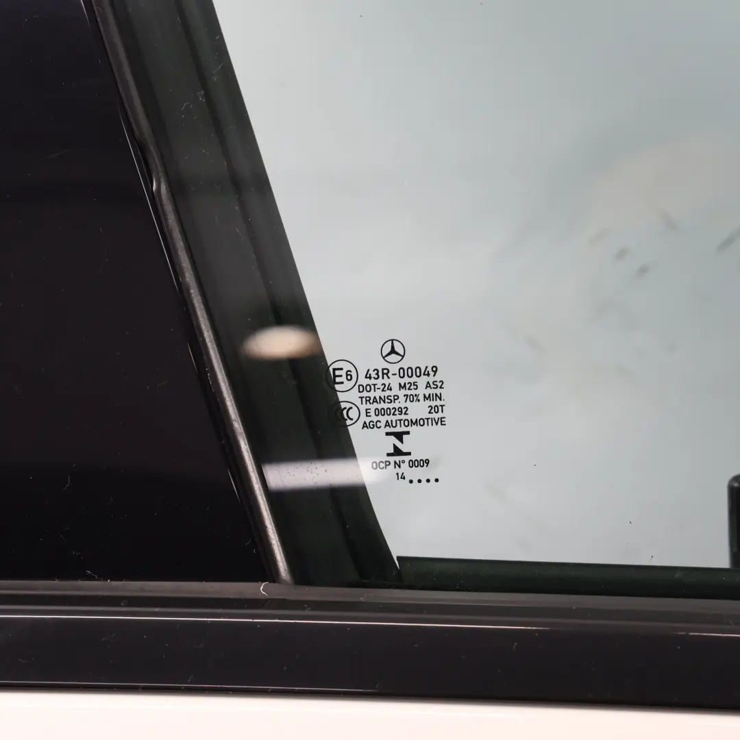 Puerta Delantera Derecha Clase A Blanco Calcita - 650 para Mercedes W176 con número de pieza A1767200205 Mercedes W176 Puerta Delantera Derecha Clase A Blanco Calcita - 650 - SKU A1767200205-CW - Número de pieza A1767200205