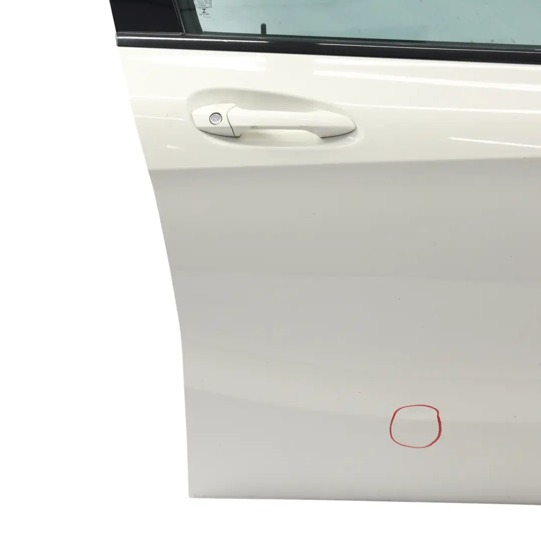 Puerta Delantera Derecha Clase A Blanco Calcita - 650 para Mercedes W176 con número de pieza A1767200205 Mercedes W176 Puerta Delantera Derecha Clase A Blanco Calcita - 650 - SKU A1767200205-CW - Número de pieza A1767200205