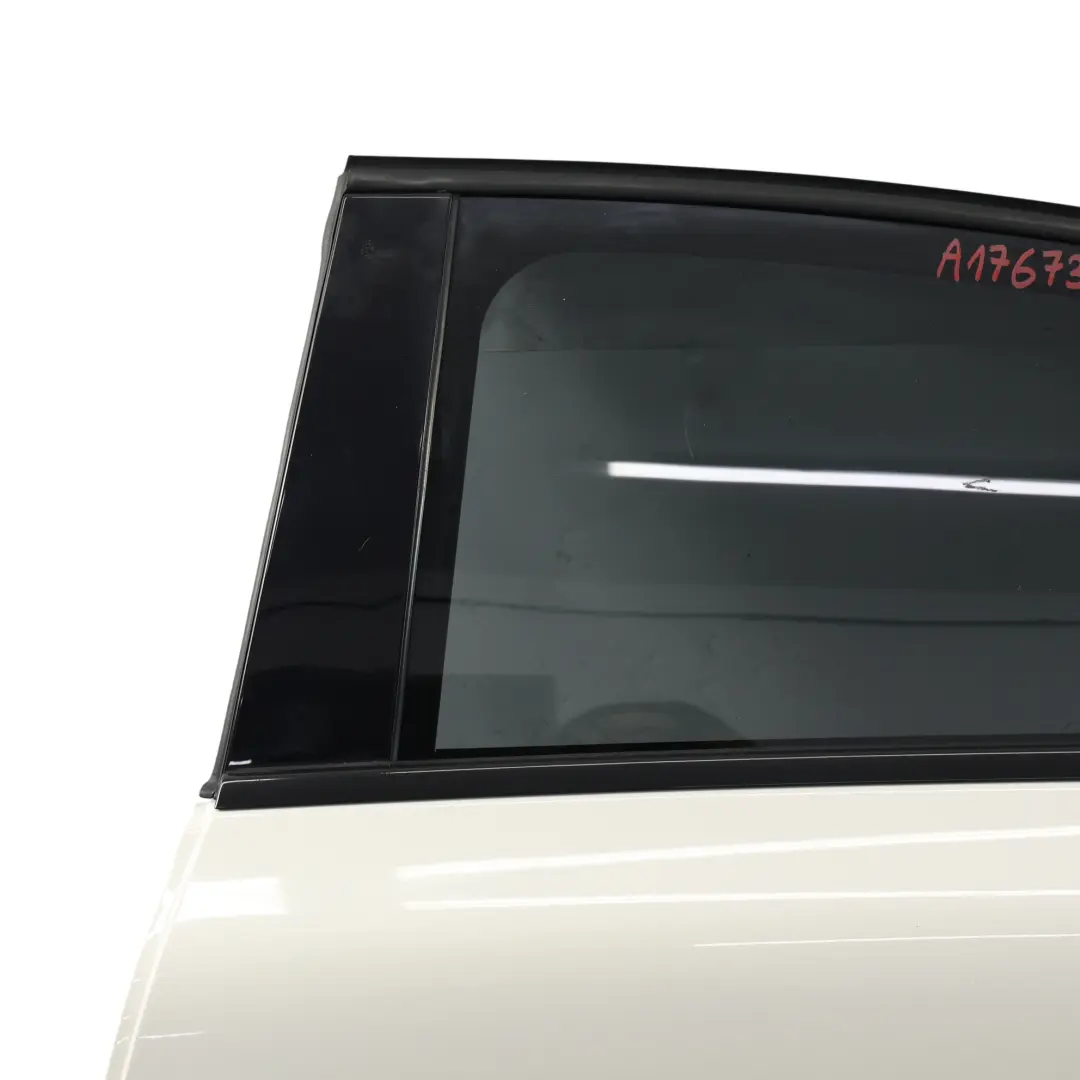 Arrière Gauche Blanc Calcite pour Mercedes W176 Porte à propos du numéro de pièce A1767300105 Mercedes W176 Porte Arrière Gauche Blanc Calcite - SKU A1767300105-CW1 - Numéro de pièce A1767300105