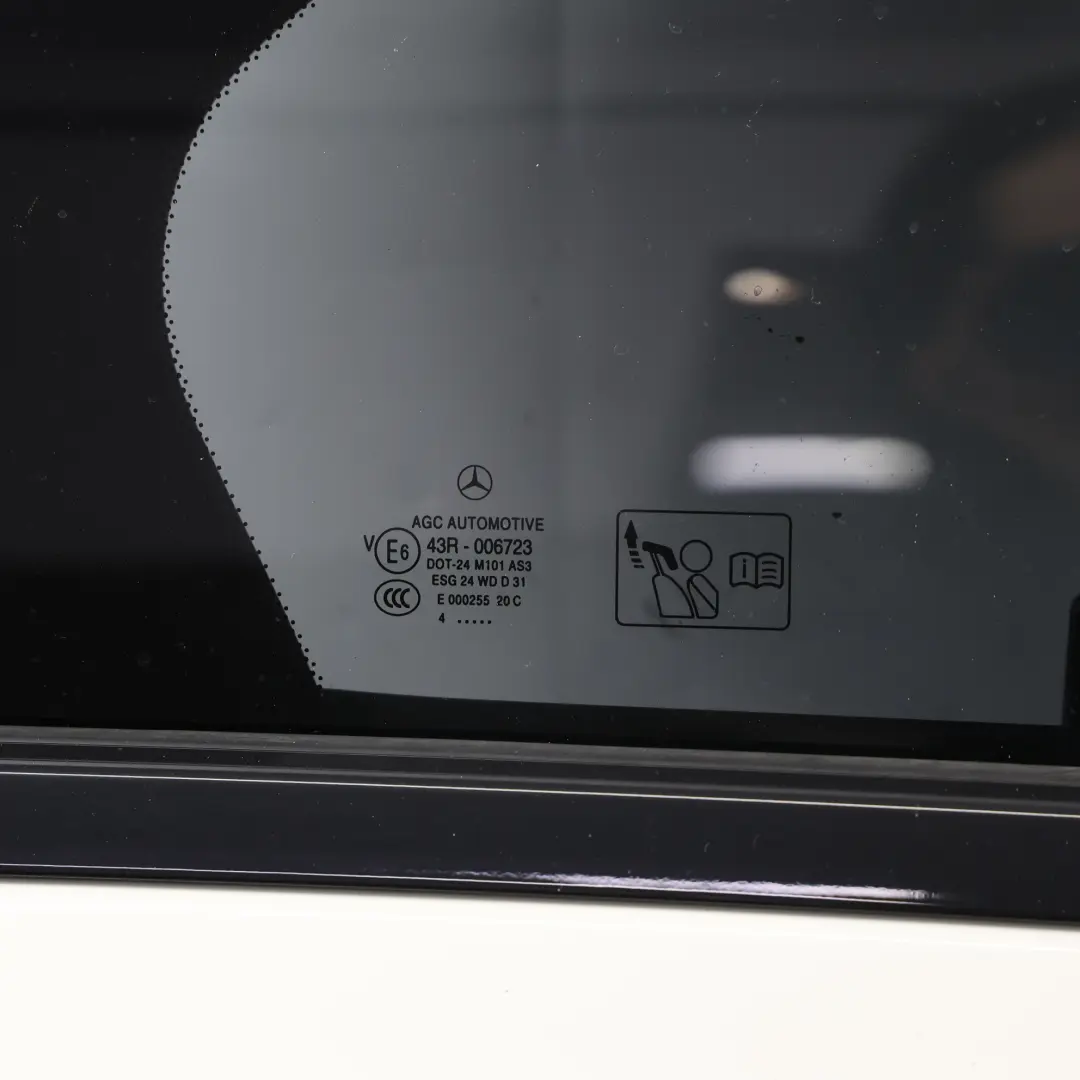 Puerta Trasera Derecha Blanco Calcita - 650 para Mercedes W176 con número de pieza A1767300205 Mercedes W176 Puerta Trasera Derecha Blanco Calcita - 650 - SKU A1767300205-CW - Número de pieza A1767300205