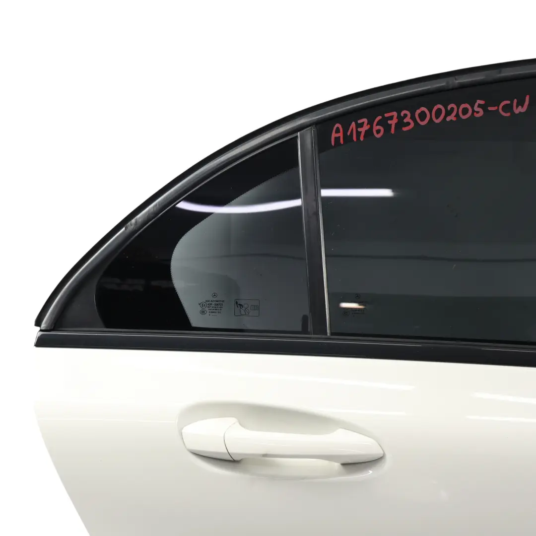 Puerta Trasera Derecha Blanco Calcita - 650 para Mercedes W176 con número de pieza A1767300205 Mercedes W176 Puerta Trasera Derecha Blanco Calcita - 650 - SKU A1767300205-CW - Número de pieza A1767300205