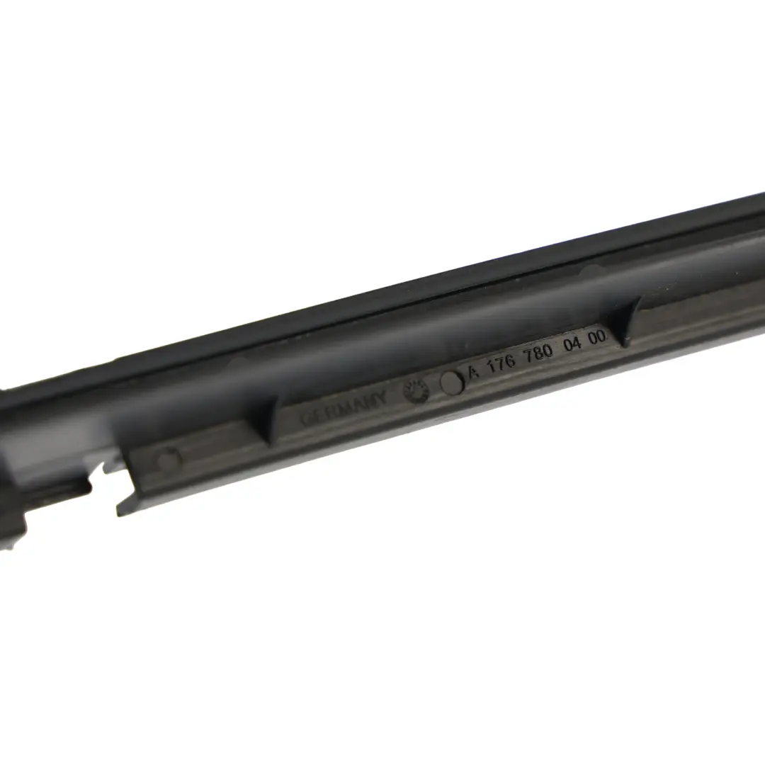 Striscia Telaio Tetto Panoramico per Mercedes W176 C117 con numero di parte A1767800400 Mercedes W176 C117 Striscia Telaio Tetto Panoramico - SKU A1767800400 - Numero di parte A1767800400