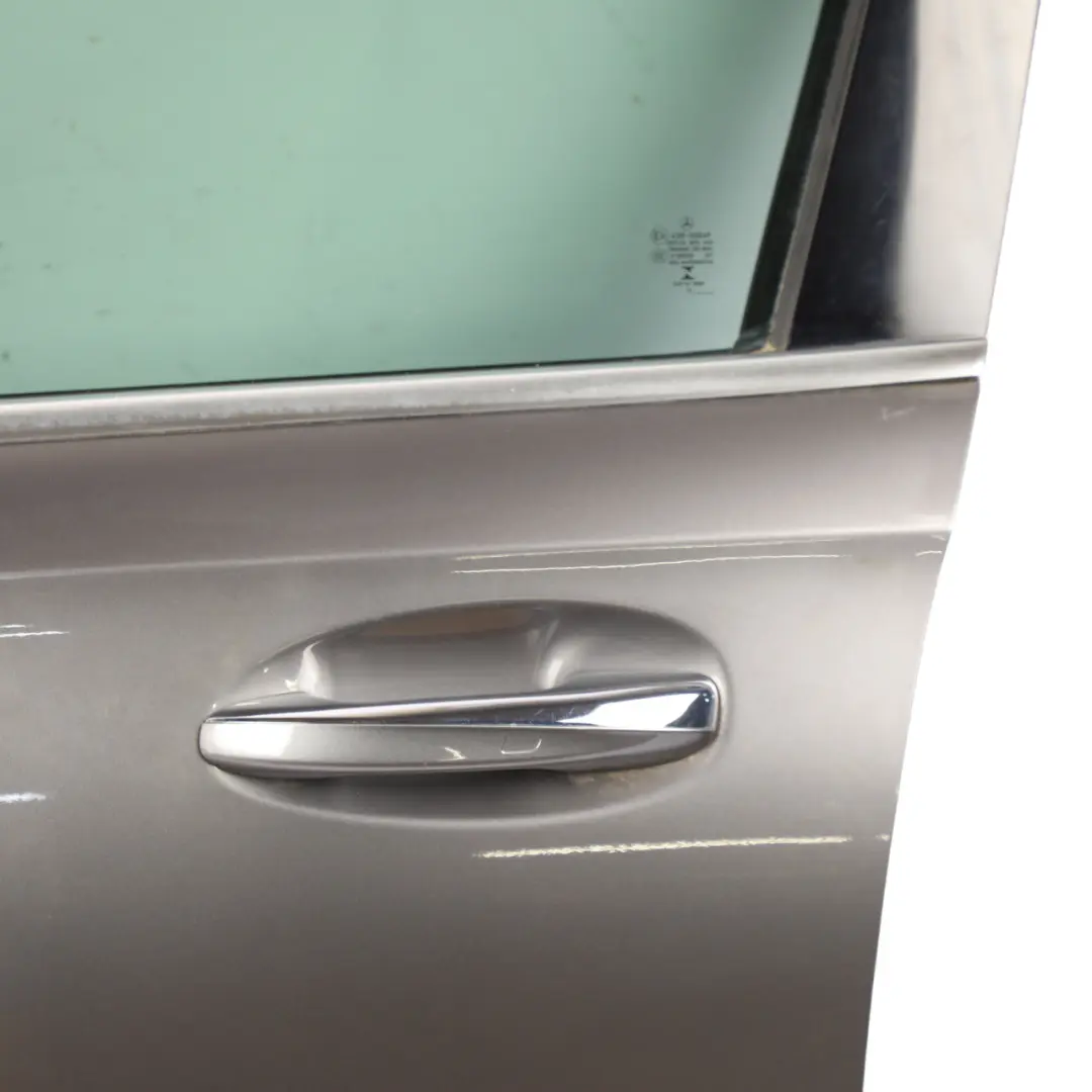 Porta anteriore sinistra Mountain Grey Metallic - 787 per Mercedes W177 con numero di parte A1777200700 Mercedes W177 Porta anteriore sinistra Mountain Grey Metallic - 787 - SKU A1777200700-MG1 - Numero di parte A1777200700