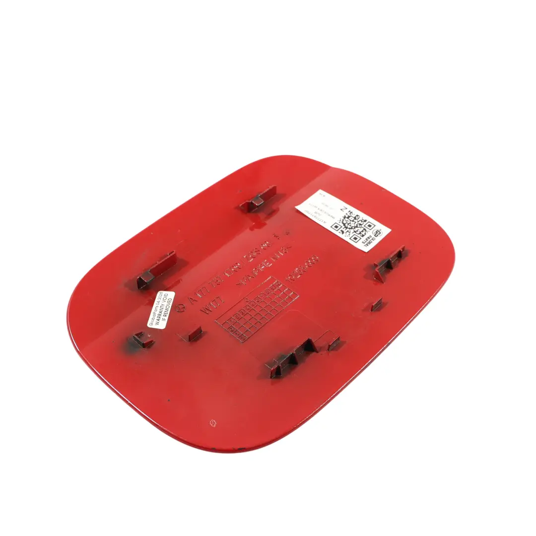 Coperchio Sportello Carburante Rosso Jupiter 589 per Mercedes W177 con numero di parte A1777571700 Mercedes W177 Coperchio Sportello Carburante Rosso Jupiter 589 - SKU A1777571700-JUR - Numero di parte A1777571700