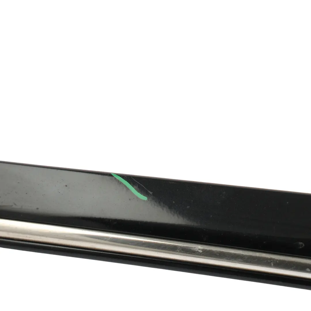 Moldura Puerta Delantera Derecha Negro Obsidiana - 197 para Mercedes W203 con número de pieza A2036905062 Mercedes W203 Moldura Puerta Delantera Derecha Negro Obsidiana - 197 - SKU A2036905062-OB - Número de pieza A2036905062