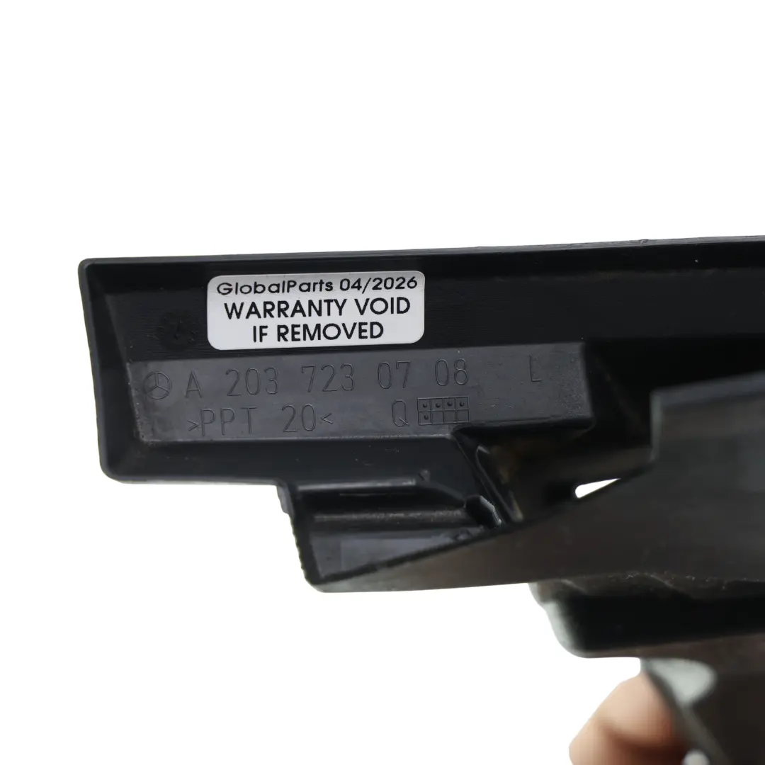 Mercedes W203 Türschloss Verkleidung Abdeckung Vorne Links - SKU A2037230708 - Teilenummer A2037230708