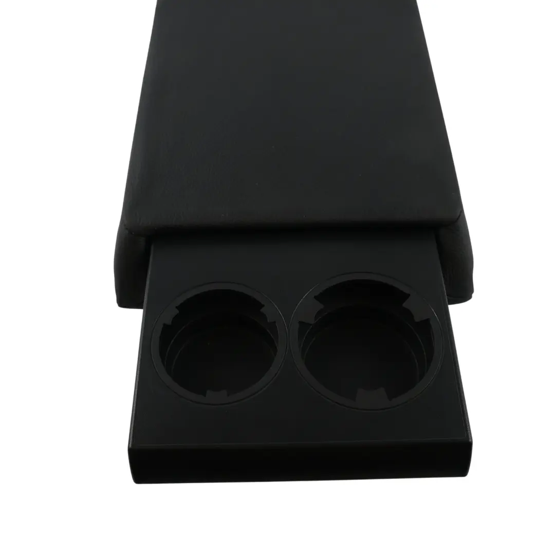 Accoudoir Siège Arrière Porte-Gobelet Cuir Noir pour Mercedes W203 à propos du numéro de pièce A2039701630 Mercedes W203 Accoudoir Siège Arrière Porte-Gobelet Cuir Noir - SKU A2039701630 - Numéro de pièce A2039701630