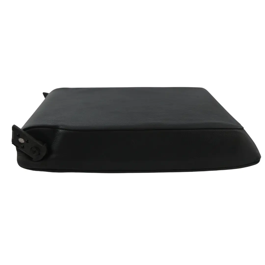Rücksitz Armlehne Getränkehalter Leder Schwarz für Mercedes W203 mit Teilenummer A2039701630 Mercedes W203 Rücksitz Armlehne Getränkehalter Leder Schwarz - SKU A2039701630 - Teilenummer A2039701630