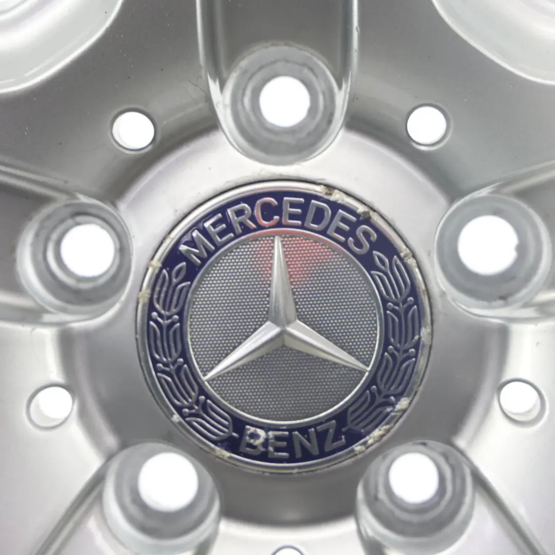 Roue avant argentée Jante en alliage 18" ET:50 8J pour Mercedes W204 AMG à propos du numéro de pièce A2044014102 Mercedes W204 AMG Roue avant argentée Jante en alliage 18" ET:50 8J - SKU A2044014102-3 - Numéro de pièce A2044014102