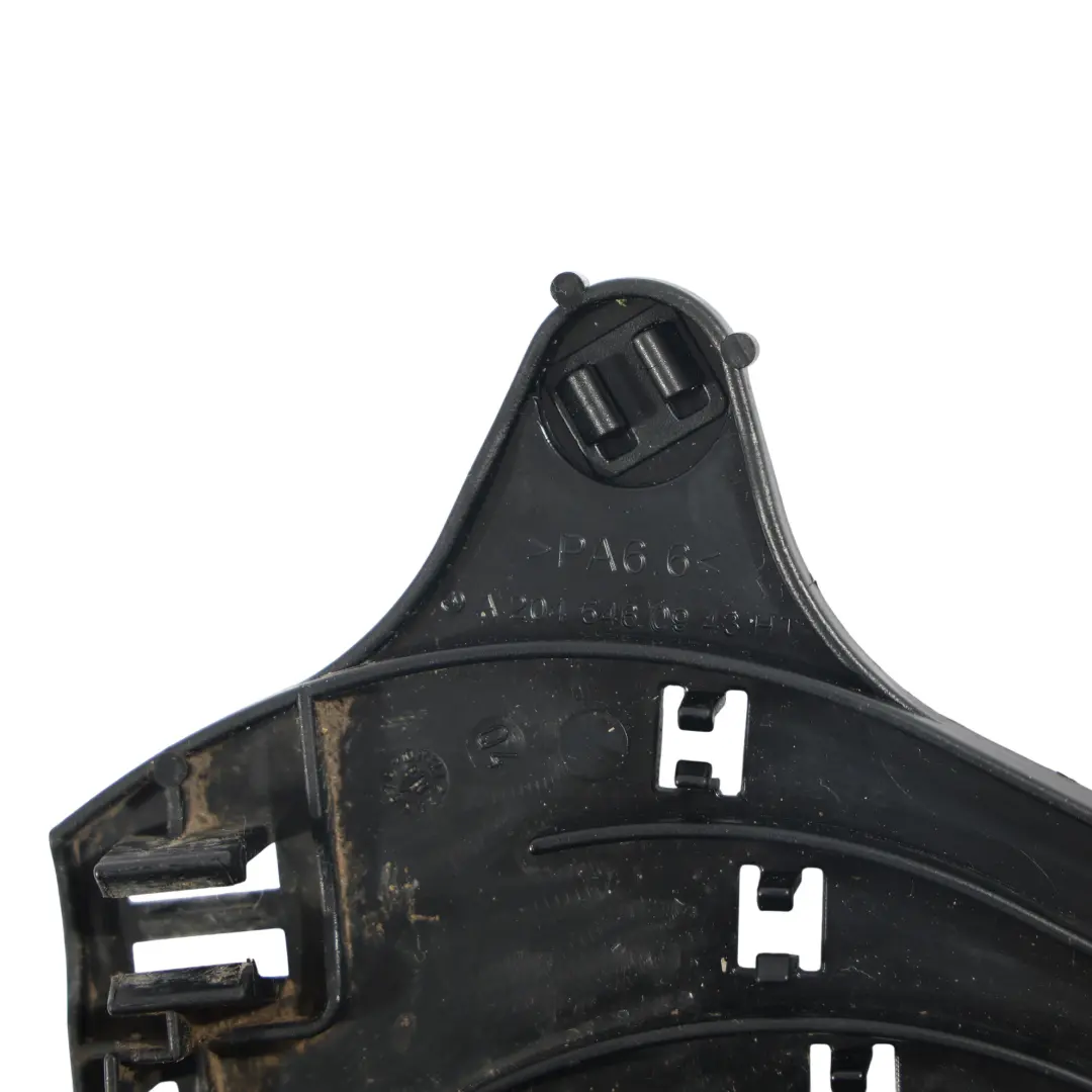 Guía Soporte Cable Guardabarros Trasero Izquierdo para Mercedes W204 con número de pieza A2045460943 Mercedes W204 Guía Soporte Cable Guardabarros Trasero Izquierdo - SKU A2045460943 - Número de pieza A2045460943