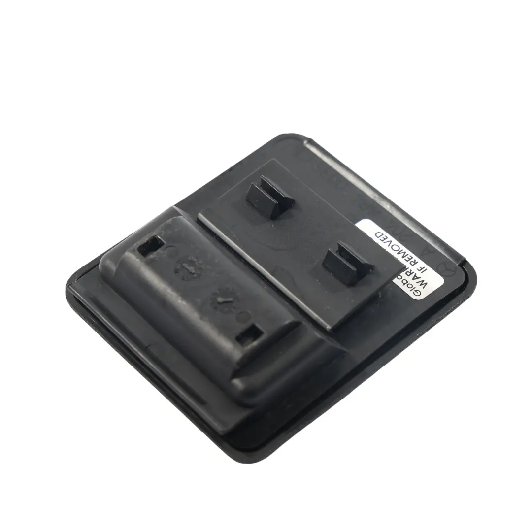 Maniglia Superiore Copertura Pavimento Bagagliaio per Mercedes W204 con numero di parte A2046840035 Mercedes W204 Maniglia Superiore Copertura Pavimento Bagagliaio - SKU A2046840035 - Numero di parte A2046840035