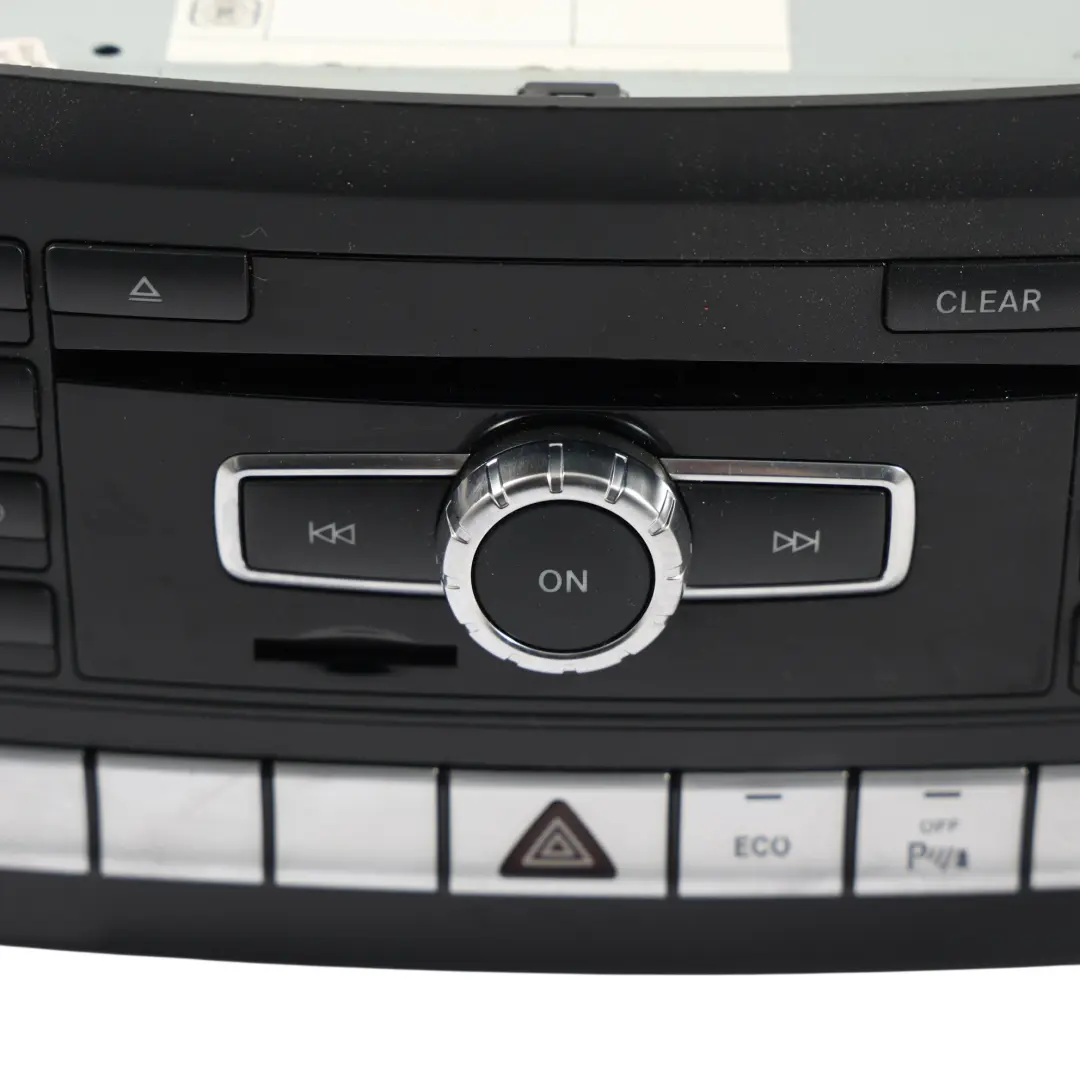 COMAND Navigazione CD Player Radio Sat Nav per Mercedes W204 con numero di parte A2049005908 Mercedes W204 COMAND Navigazione CD Player Radio Sat Nav - SKU A2049005908-3 - Numero di parte A2049005908