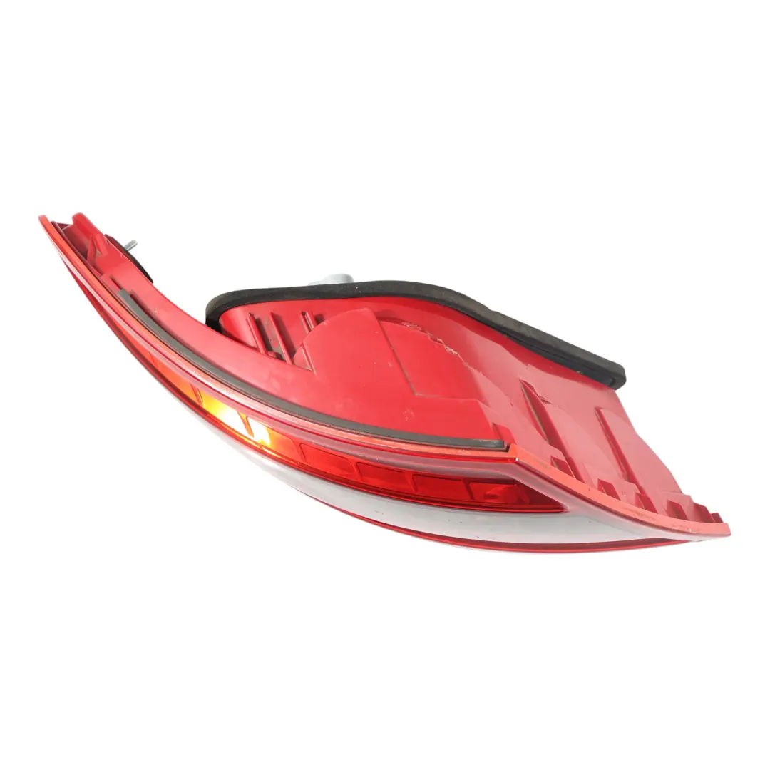 Lampa Tylna Lewa do Mercedes W204 o numerze A2049068502 Mercedes W204 Lampa Tylna Lewa - SKU A2049068502 - Numer Części A2049068502