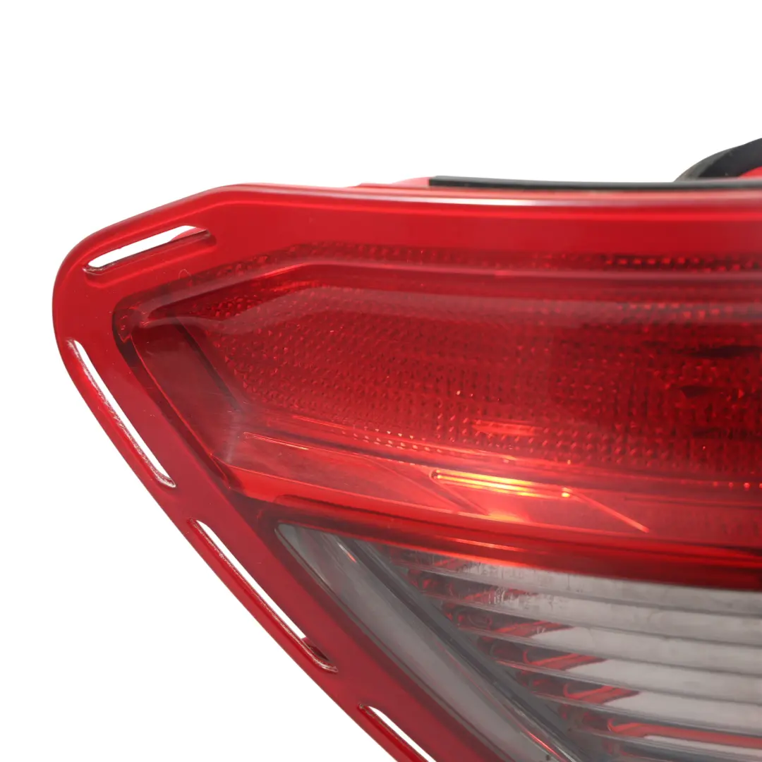 Mercedes W204 Heckleuchte Links - SKU A2049068502 - Teilenummer A2049068502