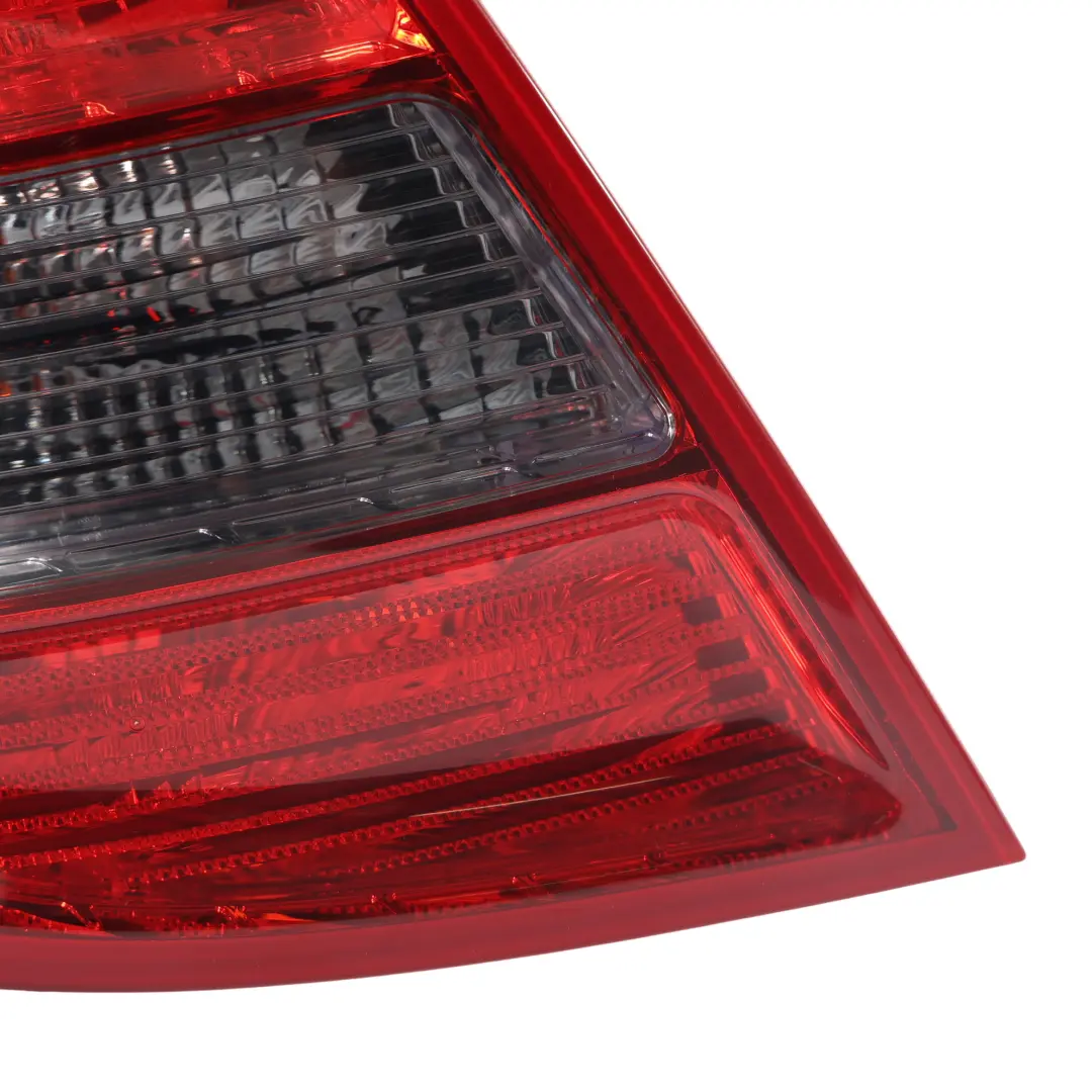 Mercedes S204 Estate Rücklicht Lampe Seitenteil Hinten Links A2049069102 - SKU A2049069102-TAIWAN - Teilenummer A2049069102-TAIWAN
