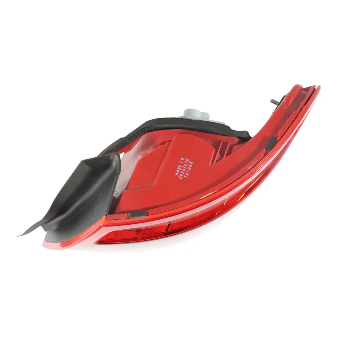 Fanale Posteriore Destro Pannello Laterale per Mercedes S204 Estate con numero di parte A2049069202 Mercedes S204 Estate Fanale Posteriore Destro Pannello Laterale - SKU A2049069202-TAIWAN - Numero di parte A2049069202