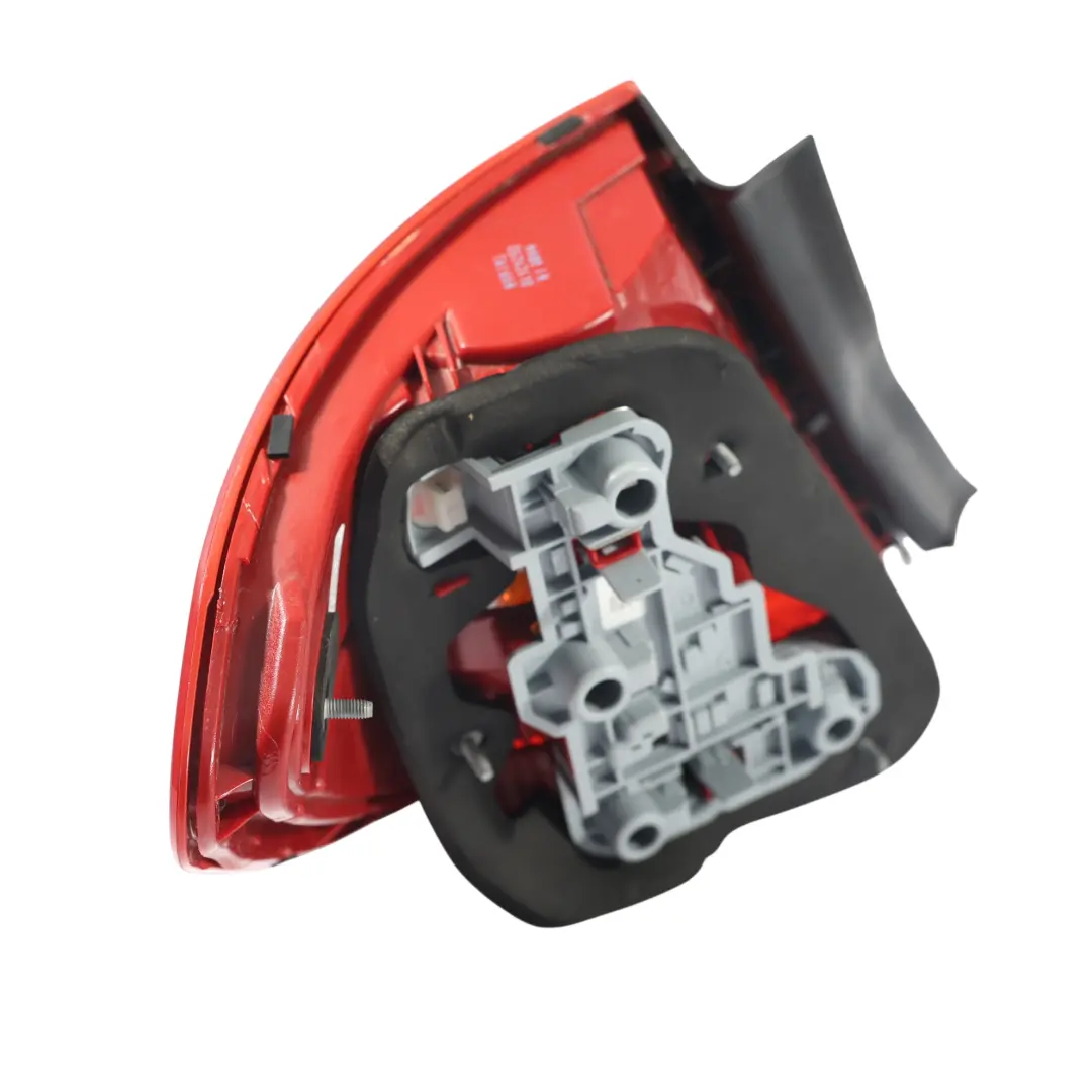 Luz Trasera Panel Lateral Trasero Derecho para Mercedes S204 Estate con número de pieza A2049069202 Mercedes S204 Estate Luz Trasera Panel Lateral Trasero Derecho - SKU A2049069202-TAIWAN - Número de pieza A2049069202