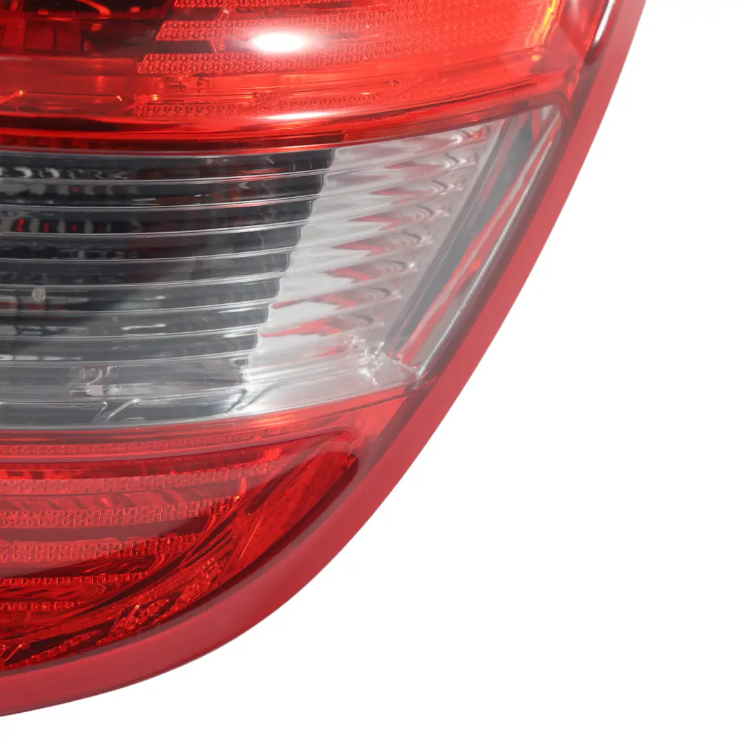 Luz Trasera Panel Lateral Trasero Derecho para Mercedes S204 Estate con número de pieza A2049069202 Mercedes S204 Estate Luz Trasera Panel Lateral Trasero Derecho - SKU A2049069202-TAIWAN - Número de pieza A2049069202