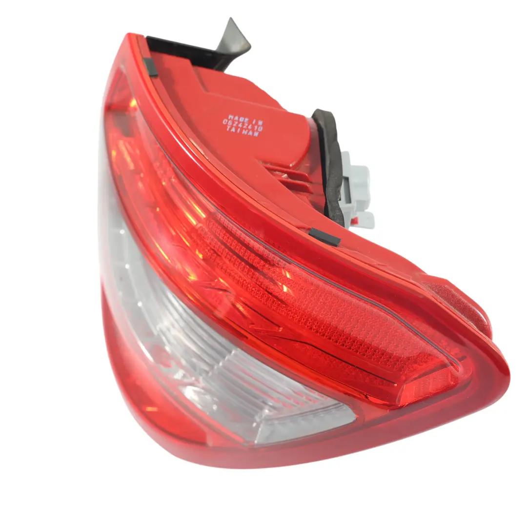 Luz Trasera Panel Lateral Trasero Derecho para Mercedes S204 Estate con número de pieza A2049069202 Mercedes S204 Estate Luz Trasera Panel Lateral Trasero Derecho - SKU A2049069202-TAIWAN - Número de pieza A2049069202
