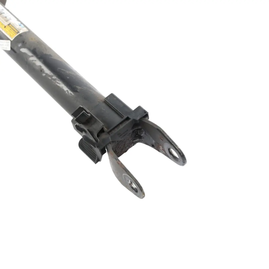 Ammortizzatore Anteriore Destro per Mercedes W205 con numero di parte A2053205668 Mercedes W205 Ammortizzatore Anteriore Destro - SKU A2053205668 - Numero di parte A2053205668