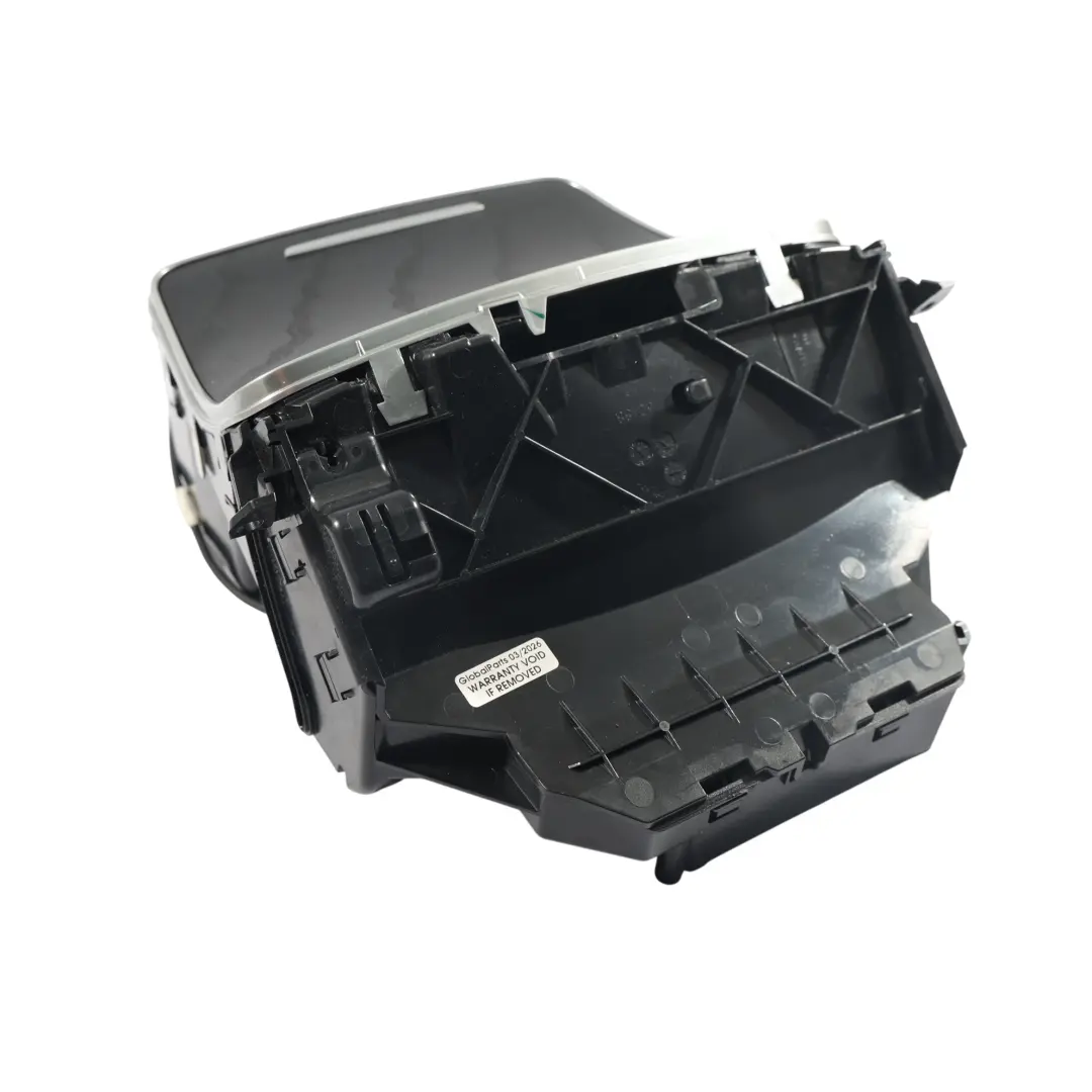 Schowek Popielniczka Konsoli Środkowej do Mercedes W205 o numerze A2056806811 Mercedes W205 Schowek Popielniczka Konsoli Środkowej - SKU A2056806811-1 - Numer Części A2056806811