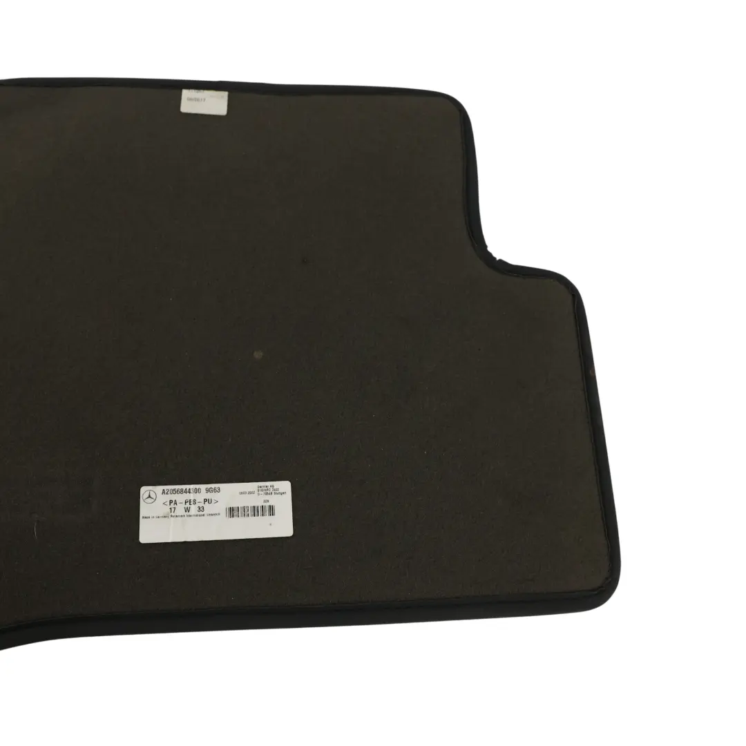 Alfombrillas Suelo Traseras Izquierda Derecha SET para Mercedes W205 AMG con número de pieza A2056844300 Mercedes W205 AMG Alfombrillas Suelo Traseras Izquierda Derecha SET - SKU A2056844300-1 - Número de pieza A2056844300