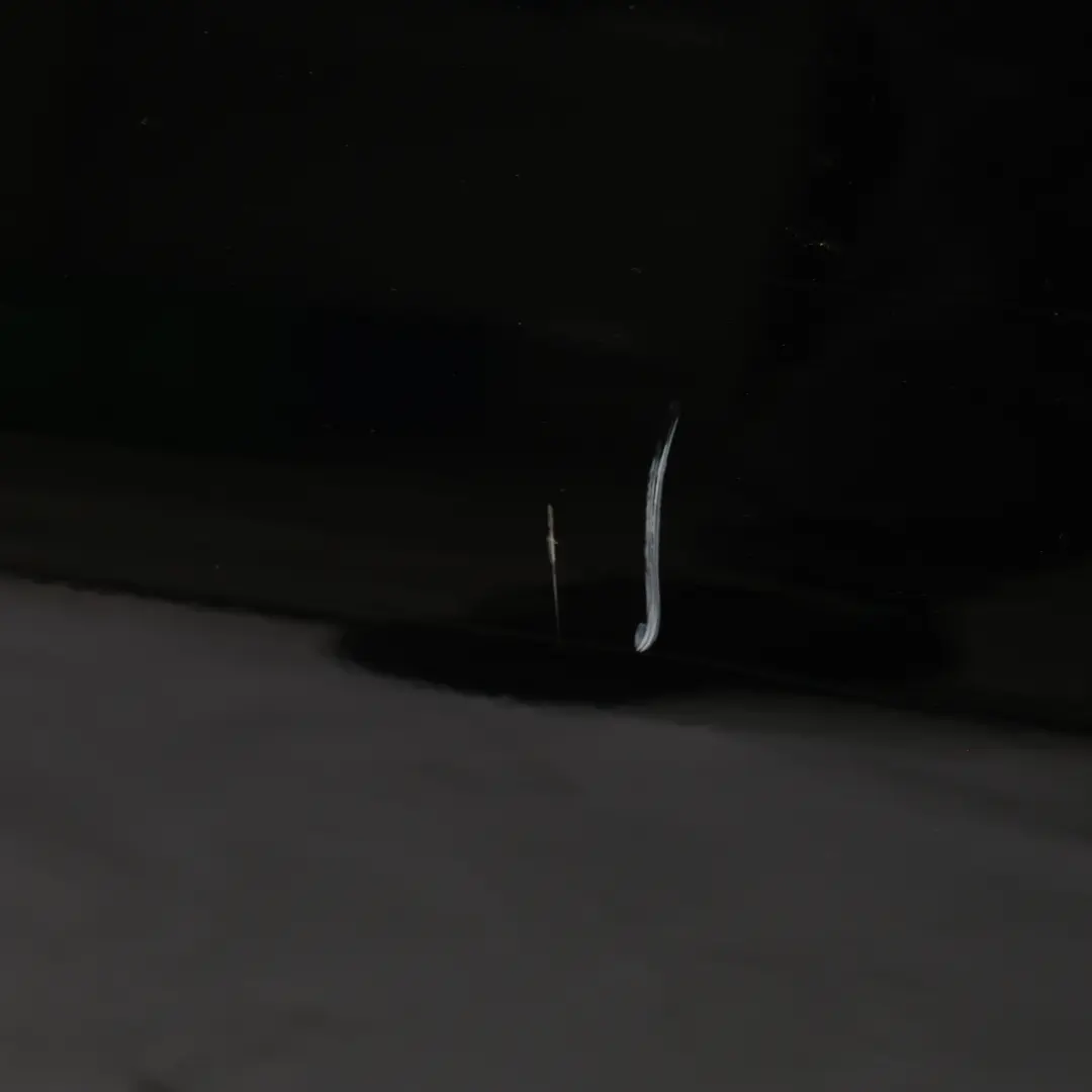 Porta Anteriore Sinistra Obsidian Black Metallic - 197 per Mercedes W205 con numero di parte A2057200105 Mercedes W205 Porta Anteriore Sinistra Obsidian Black Metallic - 197 - SKU A2057200105-OB1 - Numero di parte A2057200105