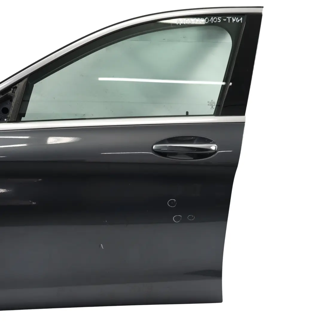 Drzwi Przednie Lewy Przód Szary Metalik 755 do Mercedes W205 o numerze A2057200105 Mercedes W205 Drzwi Przednie Lewy Przód Szary Metalik 755 - SKU A2057200105-TNG1 - Numer Części A2057200105