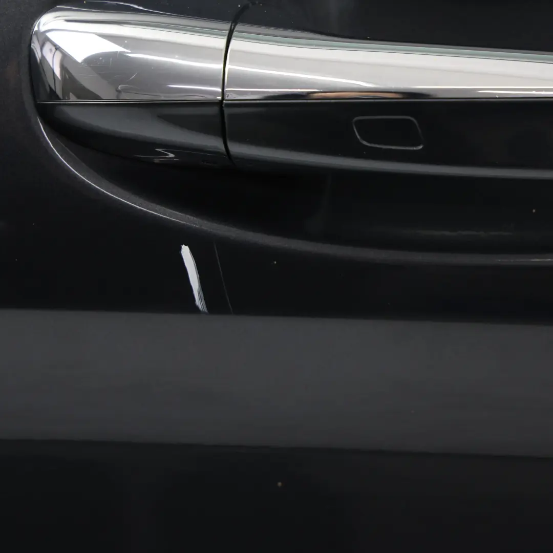 Porta Anteriore Destra Tenorite Grey Metallic - 755 per Mercedes W205 con numero di parte A2057200205 Mercedes W205 Porta Anteriore Destra Tenorite Grey Metallic - 755 - SKU A2057200205-TNG - Numero di parte A2057200205