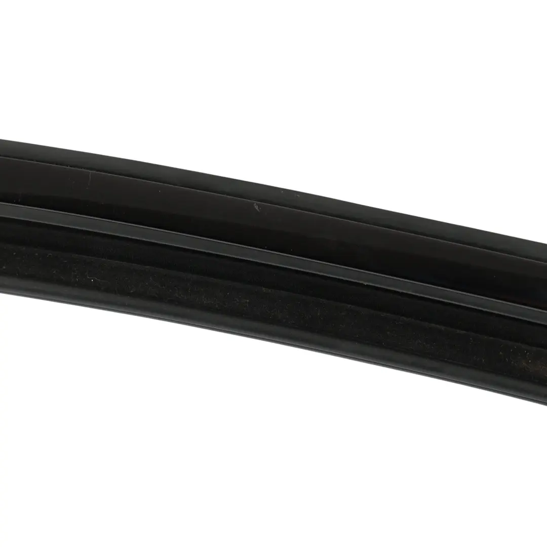 Mercedes W205 Uszczelka Listwa Szyby Drzwi Prawy Przód - SKU A2057254600-1 - Numer Części A2057254600