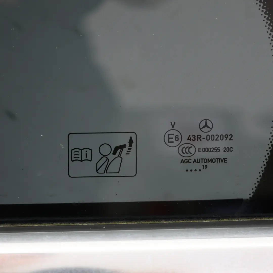 Mercedes W205 Puerta Trasera Izquierda Obsidian Black Metallic - 197 - SKU A2057300105-OB - Número de pieza A2057300105