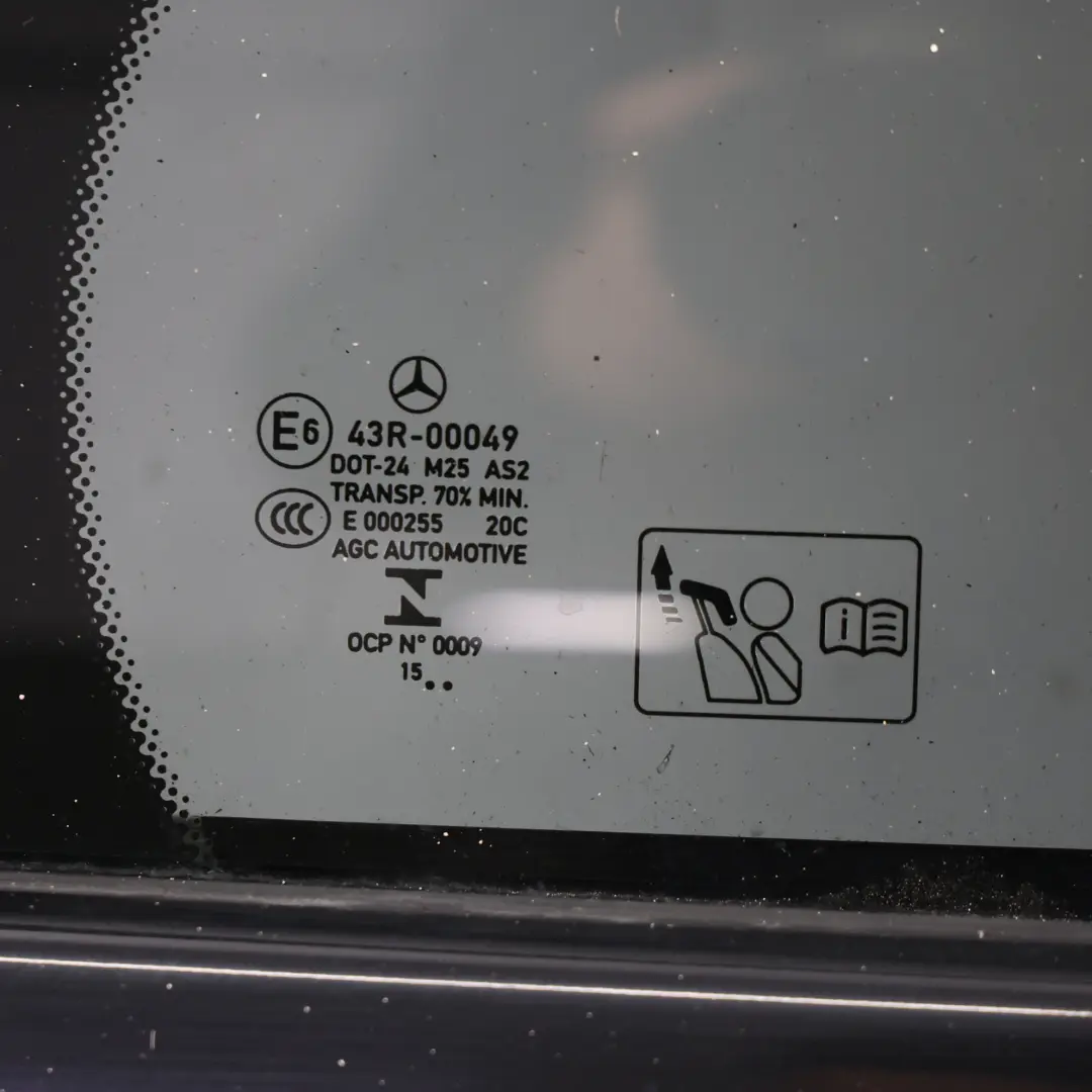 Porta Posteriore Destra Bianco Polare 149 per Mercedes W205 con numero di parte A2057300205 Mercedes W205 Porta Posteriore Destra Bianco Polare 149 - SKU A2057300205-POL1 - Numero di parte A2057300205