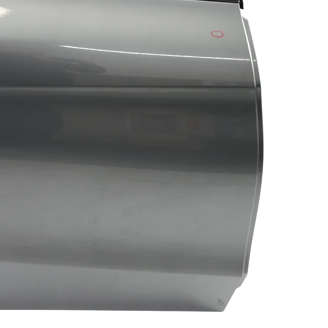 Tür Hinten Rechts Selenitgrau Metallic - 992 für Mercedes W205 mit Teilenummer A2057300205 Mercedes W205 Tür Hinten Rechts Selenitgrau Metallic - 992 - SKU A2057300205-SEL - Teilenummer A2057300205