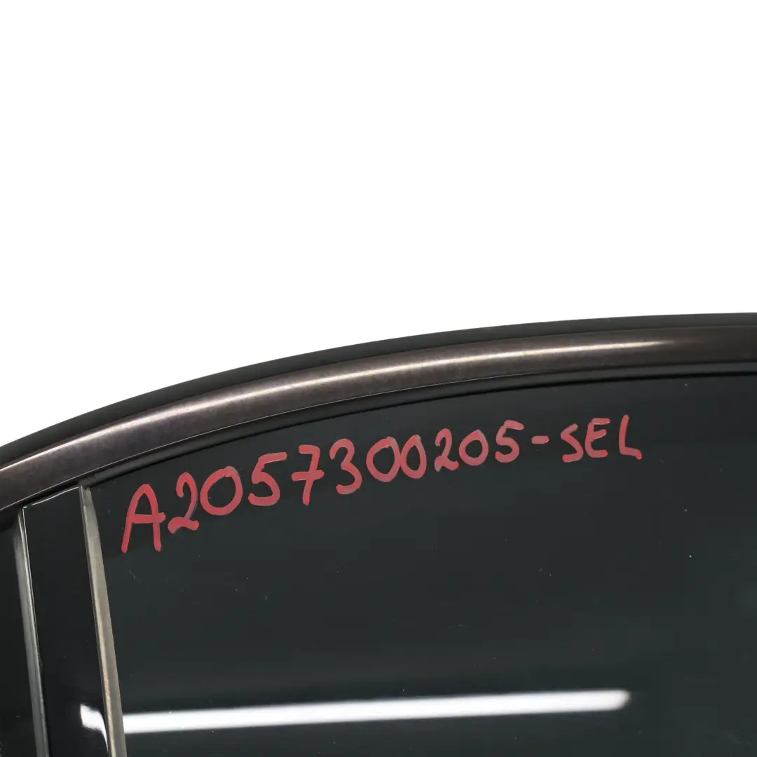 Tür Hinten Rechts Selenitgrau Metallic - 992 für Mercedes W205 mit Teilenummer A2057300205 Mercedes W205 Tür Hinten Rechts Selenitgrau Metallic - 992 - SKU A2057300205-SEL - Teilenummer A2057300205