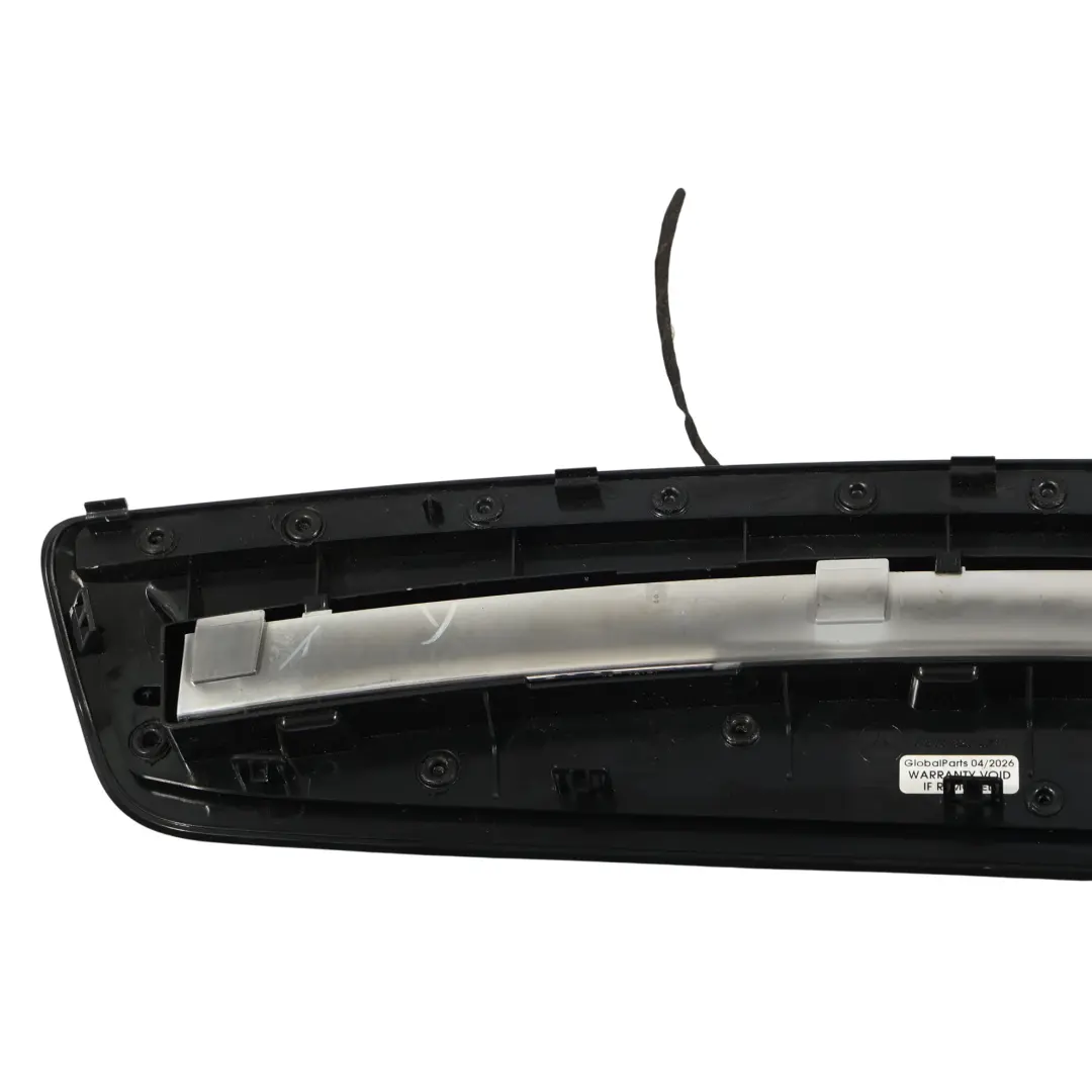 Osłona Trzeciego Światła Stopu Czarna do Mercedes W205 o numerze A2058200060 Mercedes W205 Osłona Trzeciego Światła Stopu Czarna - SKU A2058200060-1 - Numer Części A2058200060