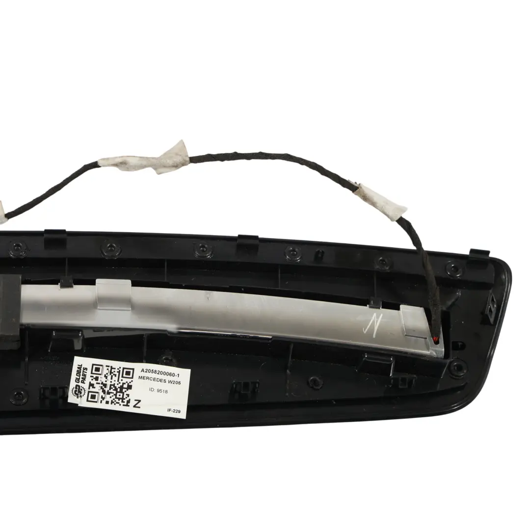 Bremslicht Hinten Dritte Stopp Abdeckung Schwarz für Mercedes W205 mit Teilenummer A2058200060 Mercedes W205 Bremslicht Hinten Dritte Stopp Abdeckung Schwarz - SKU A2058200060-1 - Teilenummer A2058200060