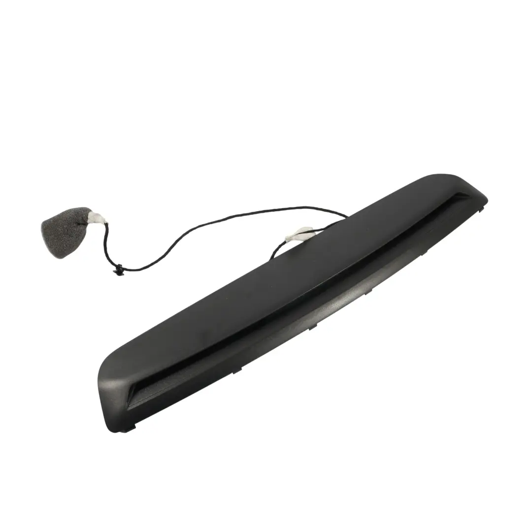 Trzecie Światło Stop Tylne Czarne do Mercedes W205 Sedan o numerze A2058200260 Mercedes W205 Sedan Trzecie Światło Stop Tylne Czarne - SKU A2058200260-2 - Numer Części A2058200260