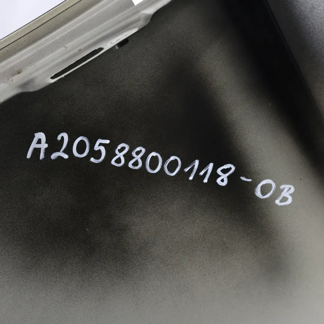 Panel De Ala Delantera Izquierda Guardabarros Obsidian Black - 197 para Mercedes W205 con número de pieza A2058800118 Mercedes W205 Panel De Ala Delantera Izquierda Guardabarros Obsidian Black - 197 - SKU A2058800118-OB - Número de pieza A2058800118