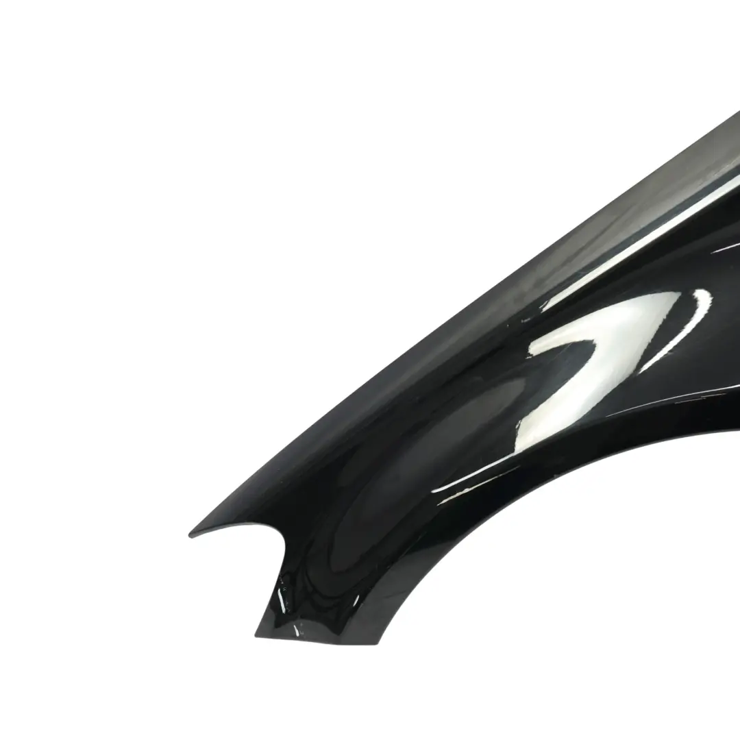 Pannello Parafango Anteriore Sinistro Obsidian Black - 197 per Mercedes W205 con numero di parte A2058800118 Mercedes W205 Pannello Parafango Anteriore Sinistro Obsidian Black - 197 - SKU A2058800118-OB - Numero di parte A2058800118