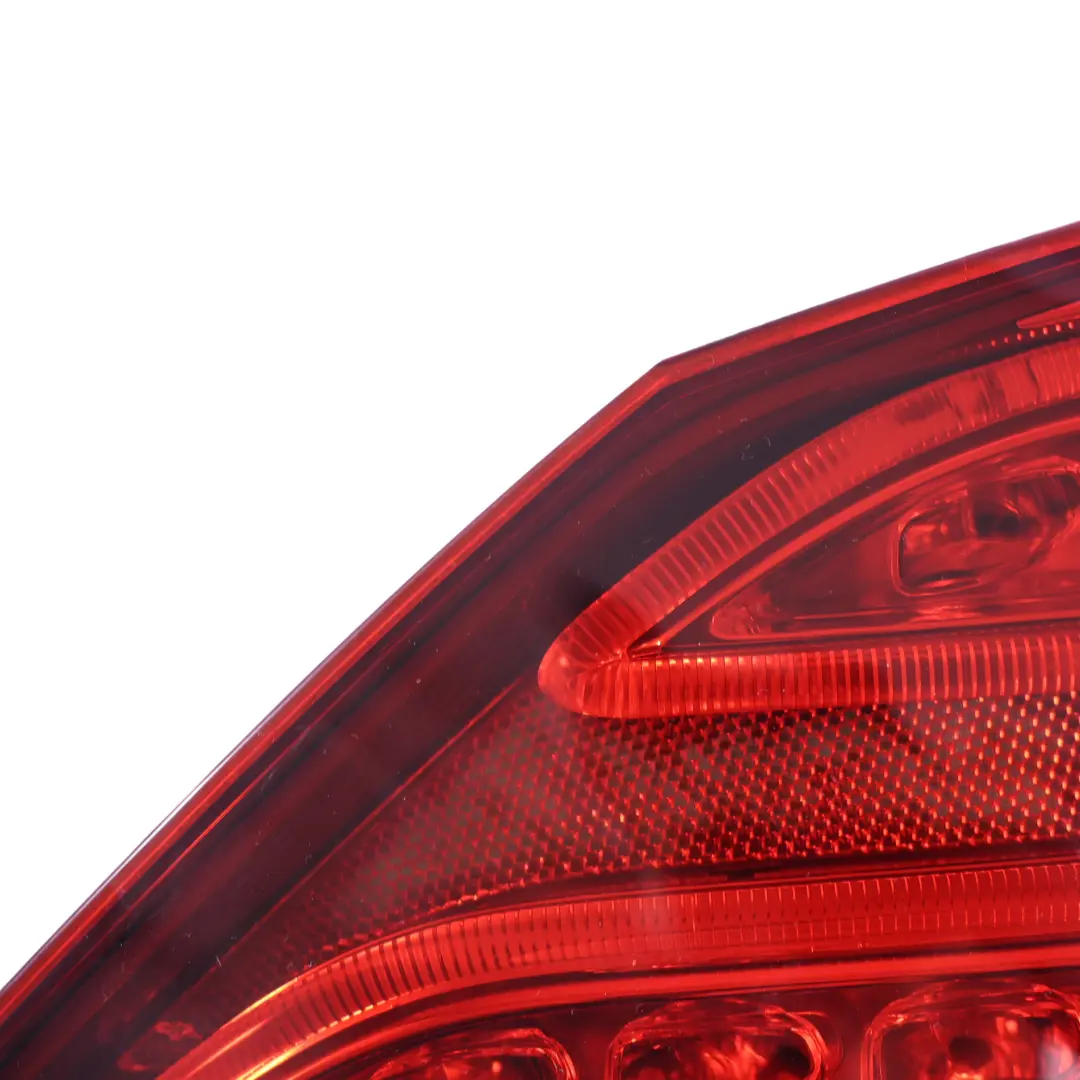 Posteriore LED Pannello Laterale Destro Fanale per Mercedes W205 Berlina con numero di parte A2059061457 Mercedes W205 Berlina Posteriore LED Pannello Laterale Destro Fanale - SKU A2059061457-1 - Numero di parte A2059061457