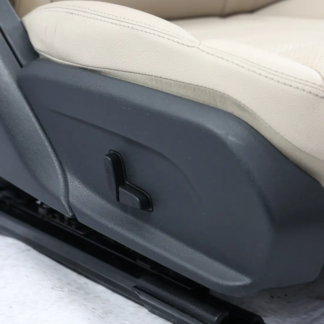 Asiento Delantero Calefacción Eléctrico Cuero Beige Izquierdo para Mercedes GLC X253 con número de pieza A2059101147 Mercedes GLC X253 Asiento Delantero Calefacción Eléctrico Cuero Beige Izquierdo - SKU A2059101147-12 - Número de pieza A2059101147