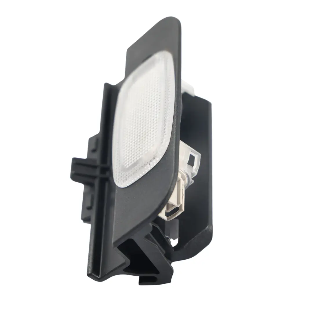 Innenraumbeleuchtung Lampe Links Rechts für Mercedes W205 X253 mit Teilenummer A2059110000 Mercedes W205 X253 Innenraumbeleuchtung Lampe Links Rechts - SKU A2059110000-1 - Teilenummer A2059110000