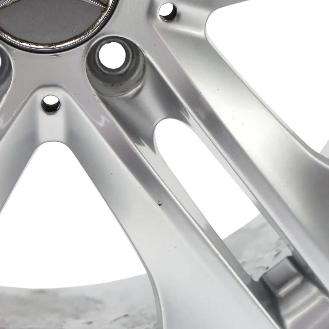 Jante Alliage 17" 5 Branches Doubles 7,5J ET:45 Argent pour Mercedes C207 à propos du numéro de pièce A2074010602 Mercedes C207 Jante Alliage 17" 5 Branches Doubles 7,5J ET:45 Argent - SKU A2074010602-1 - Numéro de pièce A2074010602