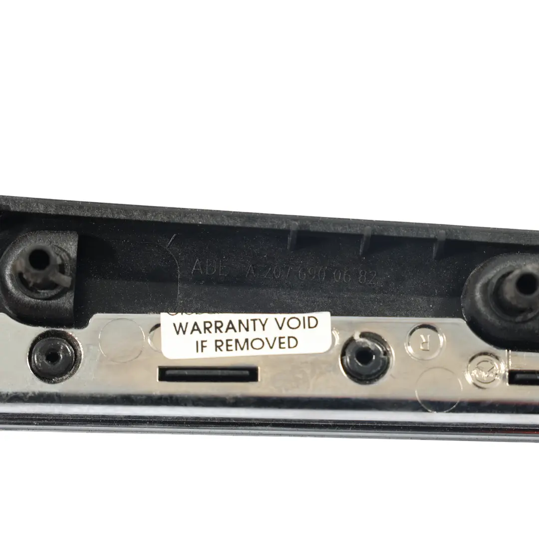 Mercedes A207 Moldura Panel Lateral Cubierta Alu Sky Derecho - SKU A2076900682 - Número de pieza A2076900682